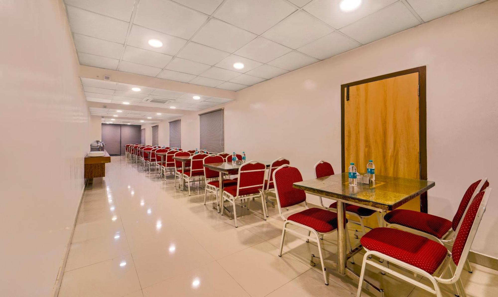 Treebo Golden Swan Pammal Hotel Ченай Екстериор снимка